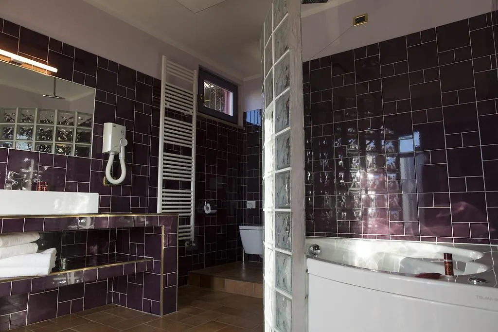B&B 7 Vizi Cola  Italy